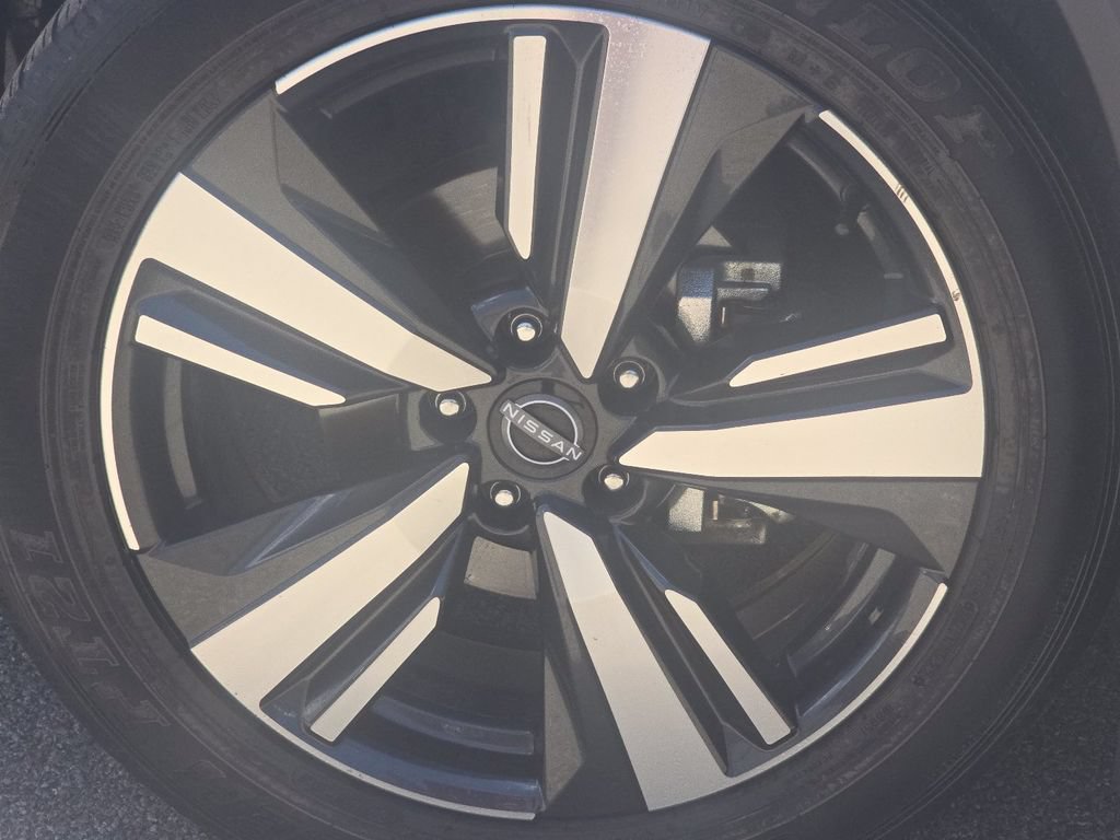 Used 2023 Nissan Rogue Platinum w/ Platinum Premium Package AWD/4WD image 11