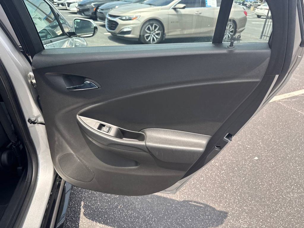 Used 2018 Chevrolet Volt LT FWD image 17
