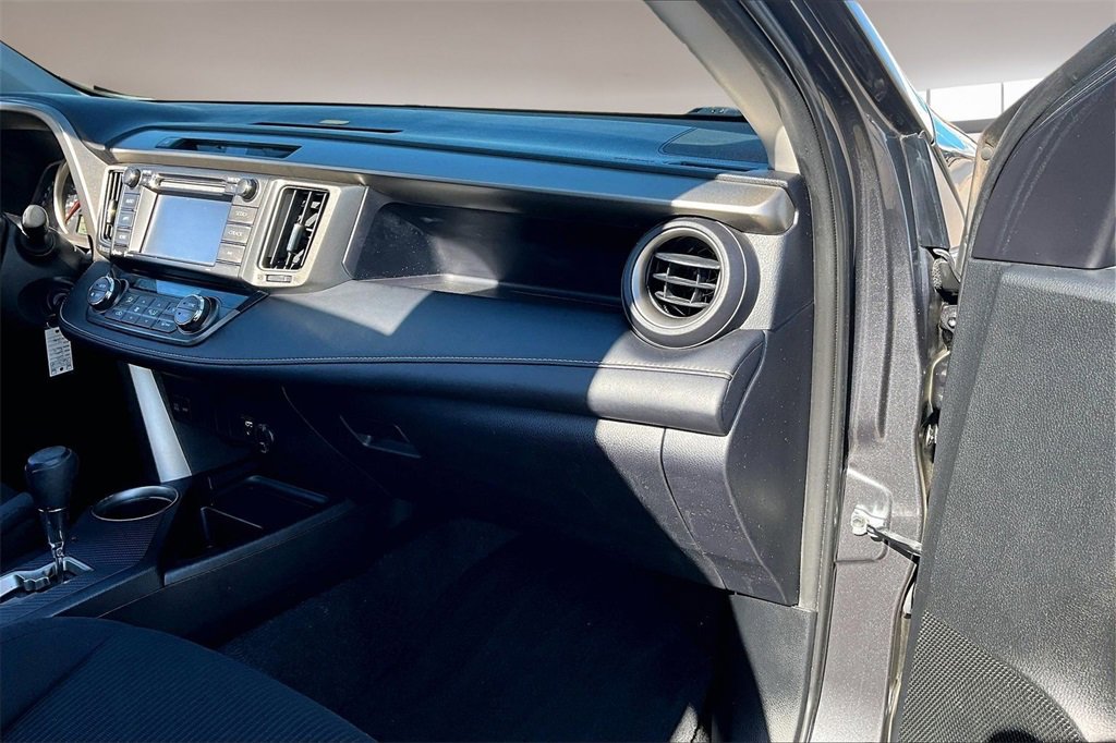 Used 2015 Toyota RAV4 XLE image 16