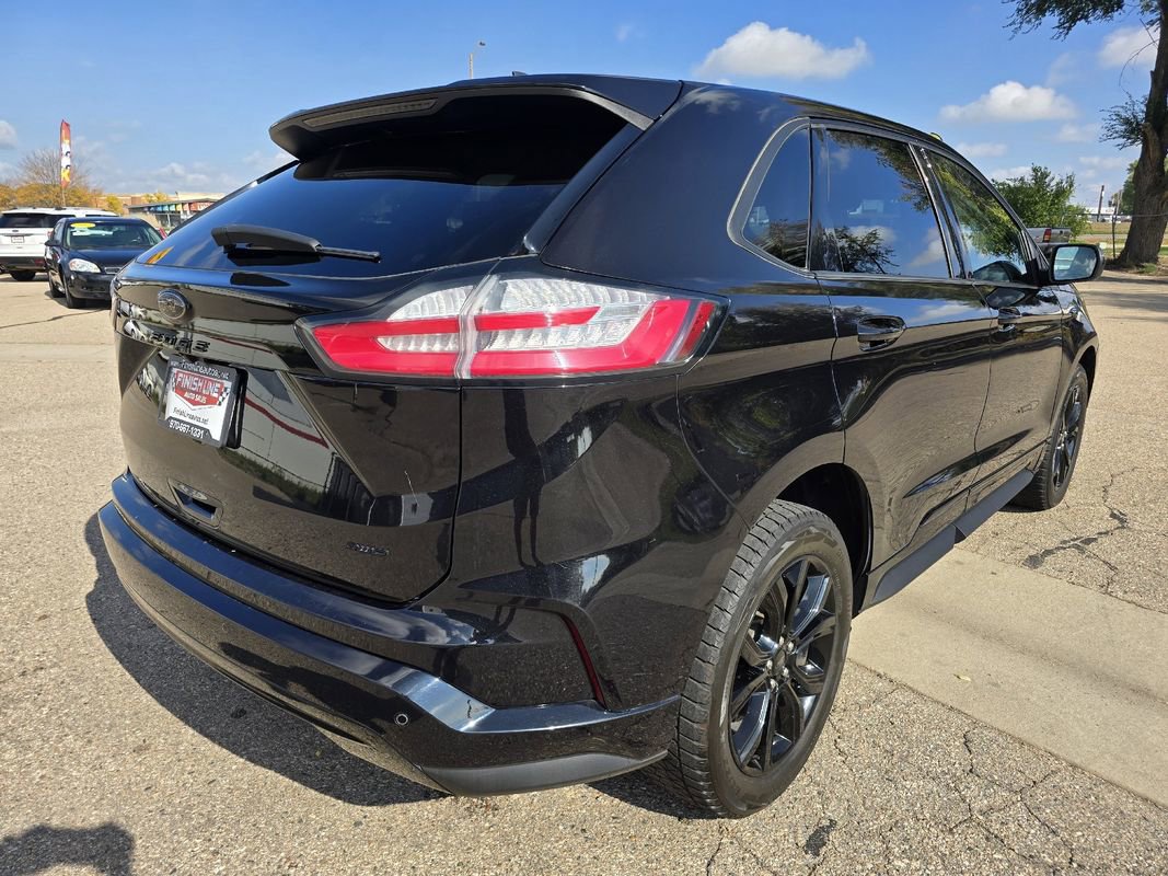 Used 2022 Ford Edge SE w/ Black Appearance Package image 5