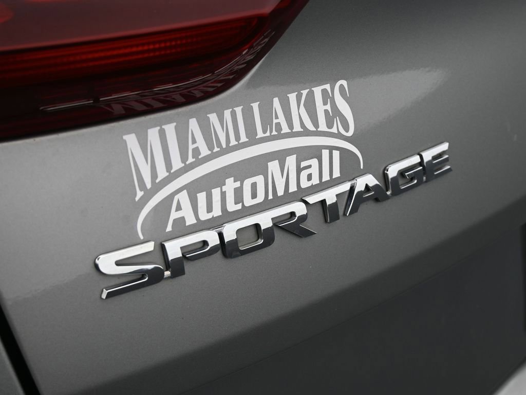 Used 2020 Kia Sportage LX image 32