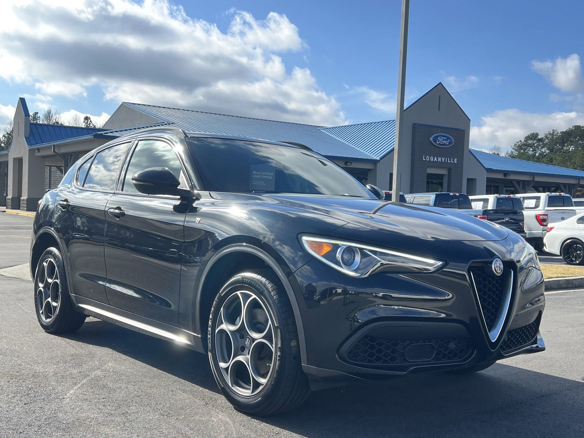 Used 2022 Alfa Romeo Stelvio Ti image 4