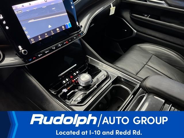 Used 2024 Jeep Wagoneer Base w/ HD Trailer Tow Package image 21