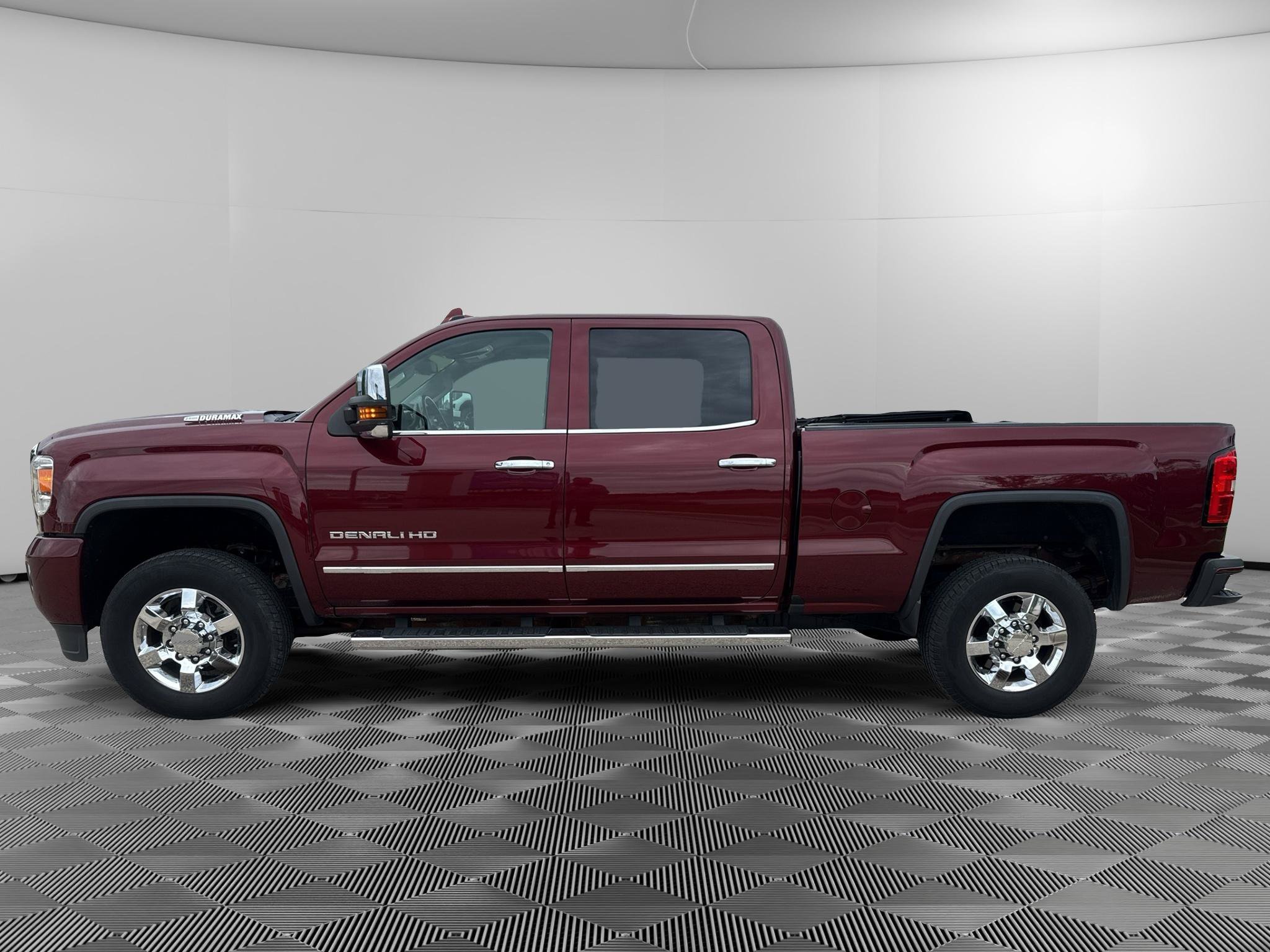 Used 2017 GMC Sierra 3500 Denali w/ Duramax Plus Package AWD/4WD image 2
