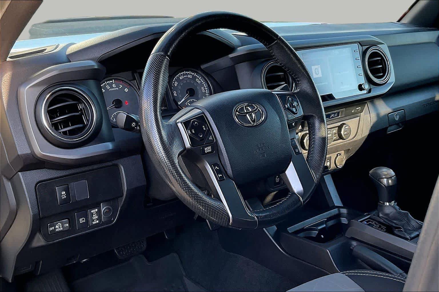 Used 2022 Toyota Tacoma TRD Sport w/ Technology Package RWD image 17