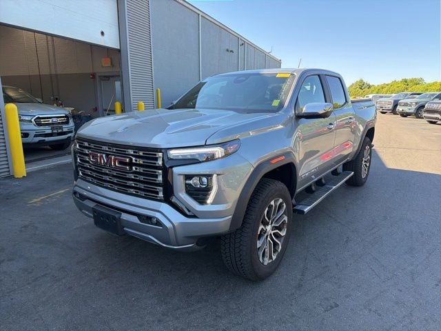 Used 2026 GMC Canyon Denali AWD/4WD image 3