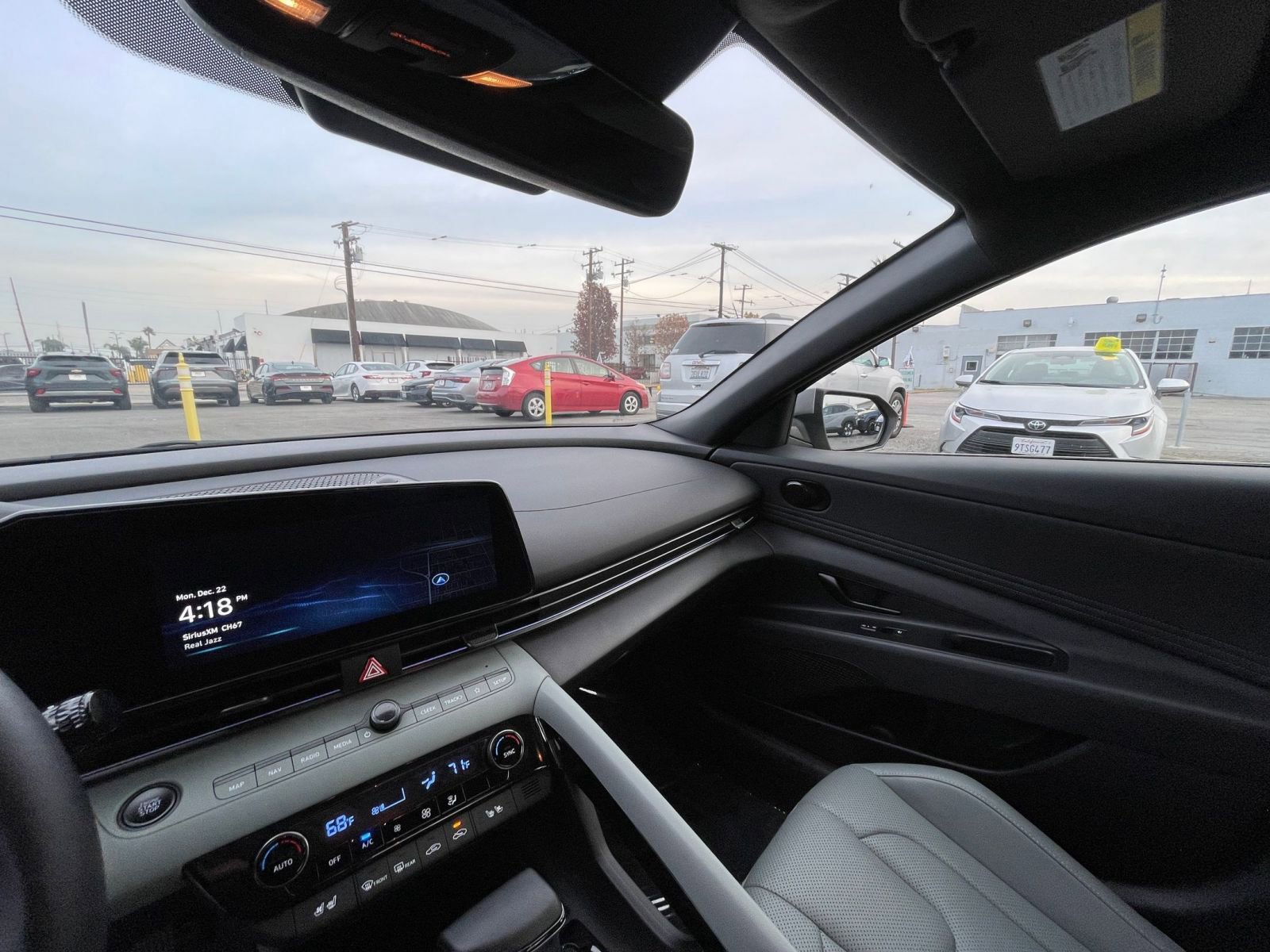 Used 2025 Hyundai Elantra Limited image 35