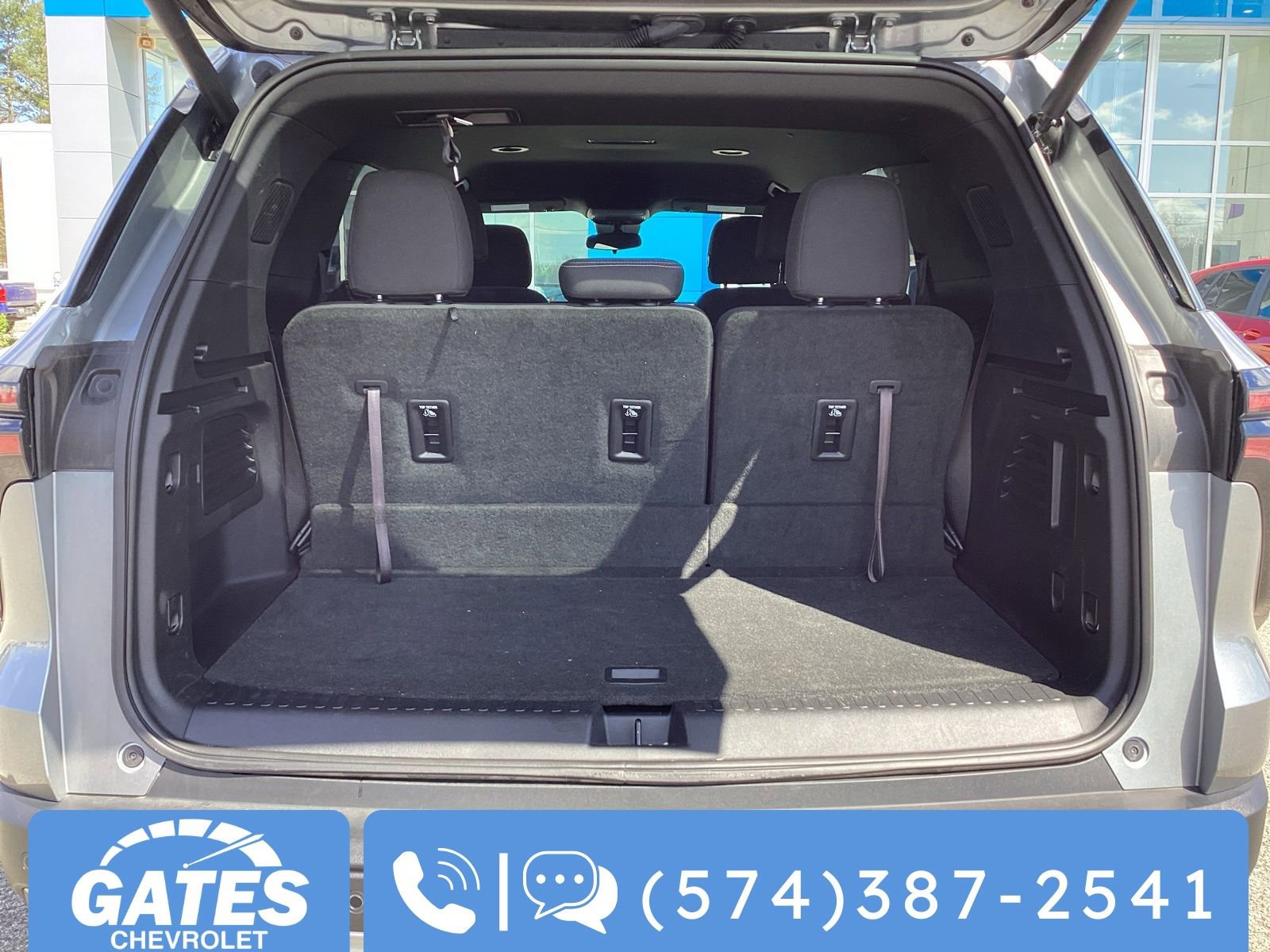 Used 2025 Chevrolet Traverse LT w/ Driver Confidence Package image 12