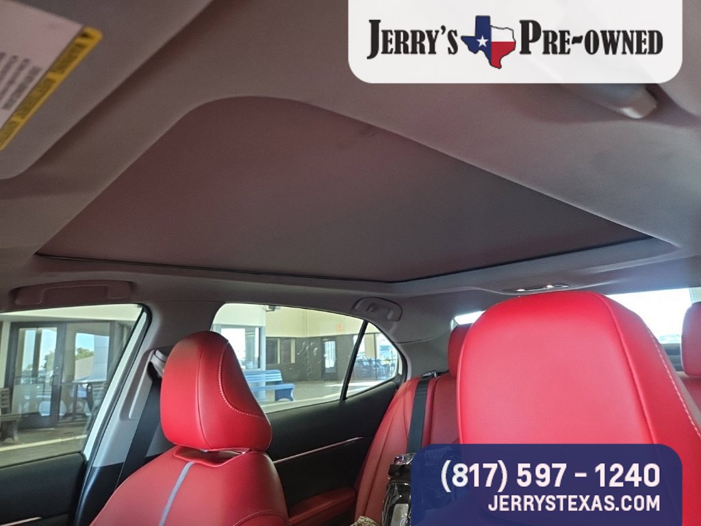 Used 2021 Toyota Camry XSE FWD image 8