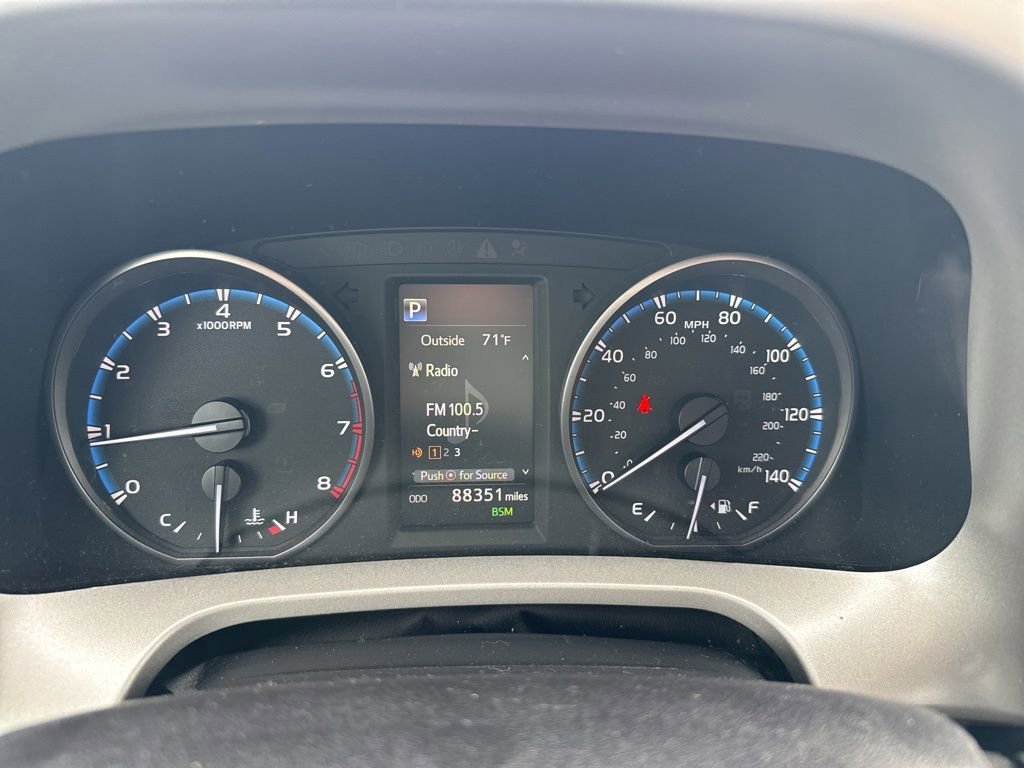 Used 2017 Toyota RAV4 XLE w/ Plus Extra Value Package AWD/4WD image 12