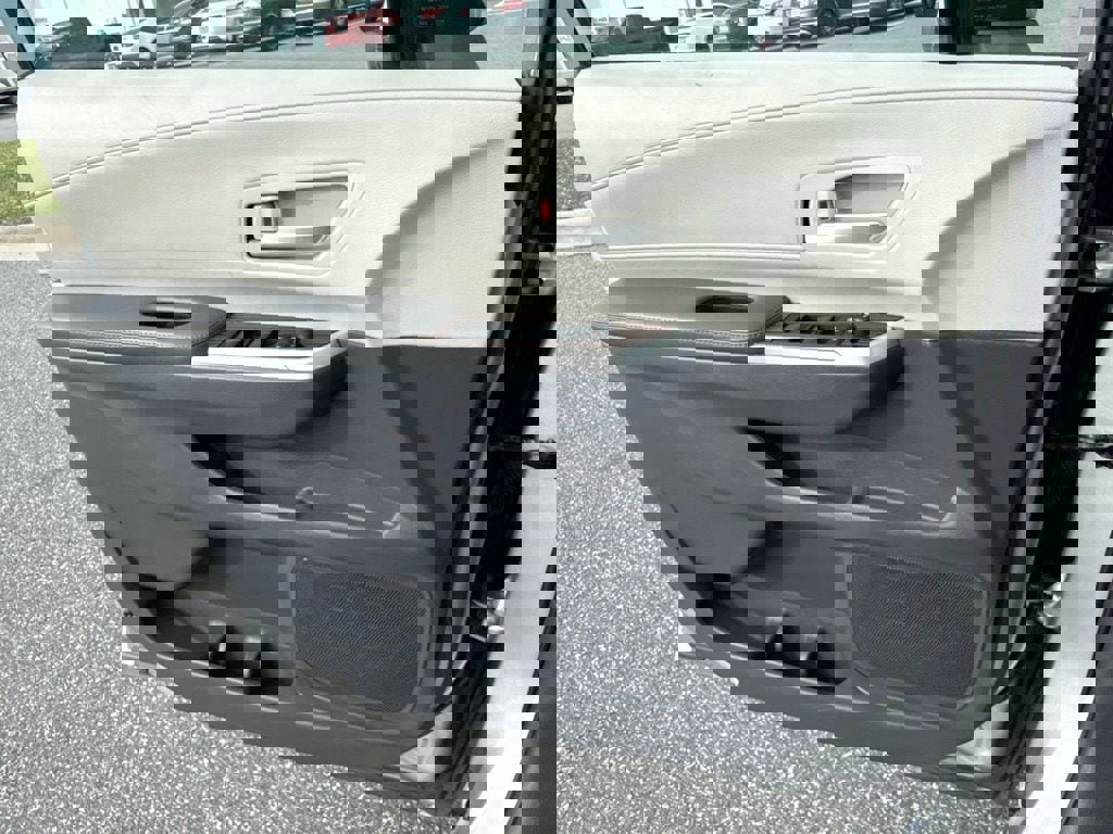 Used 2024 Toyota Sienna XLE image 17