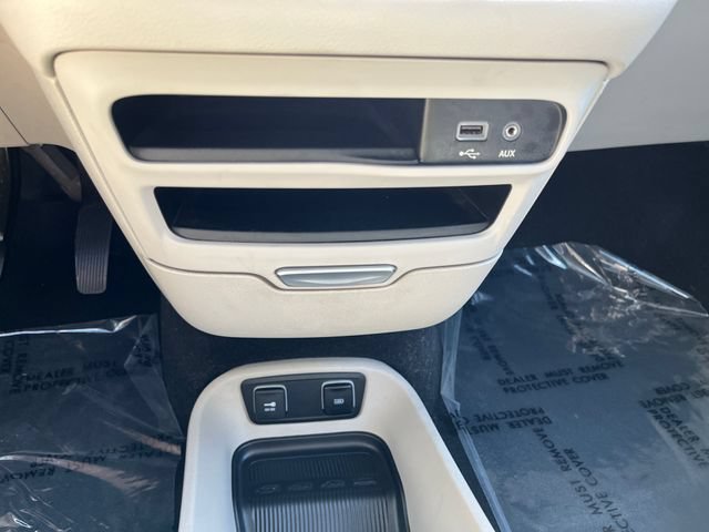 Used 2019 Chrysler Pacifica Touring-L FWD image 23