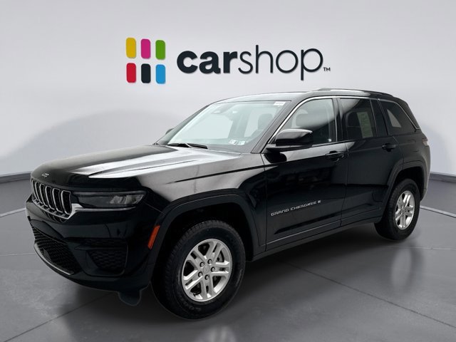 Used 2023 Jeep Grand Cherokee Laredo image 1