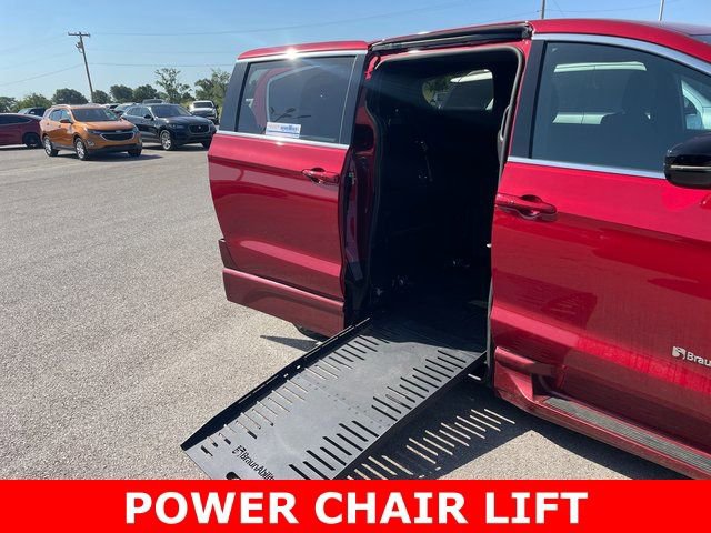 Used 2024 Chrysler Pacifica Touring image 18