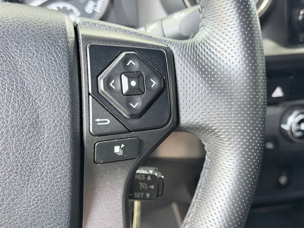 Used 2017 Toyota Tacoma TRD Sport w/ Tow Package AWD/4WD image 40