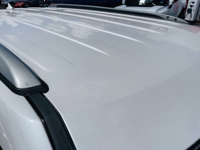 Used 2019 Ford Explorer XLT w/ Equipment Group 202A image 8