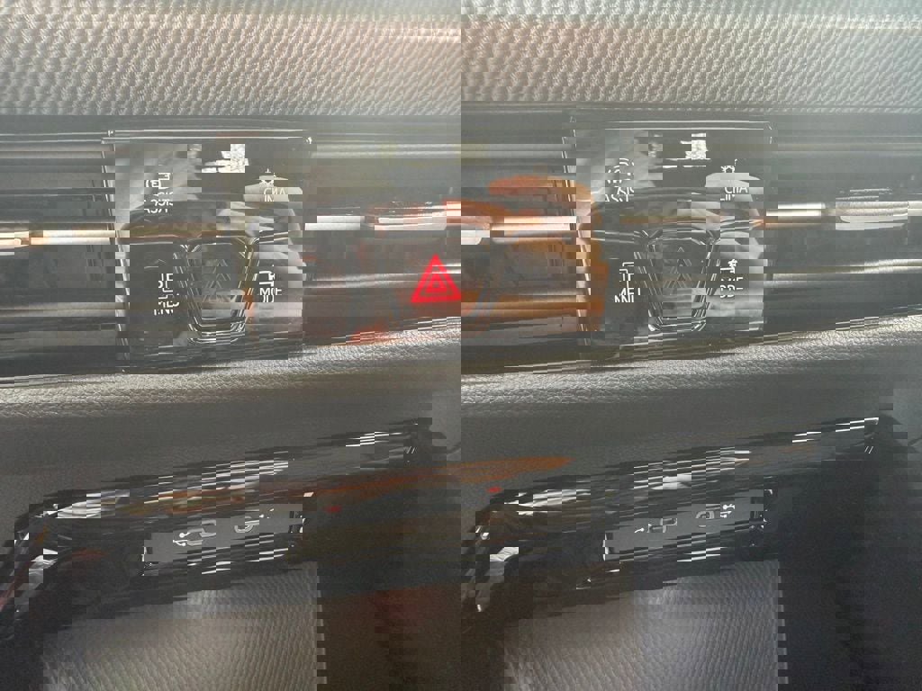 New 2026 Volkswagen Golf image 31