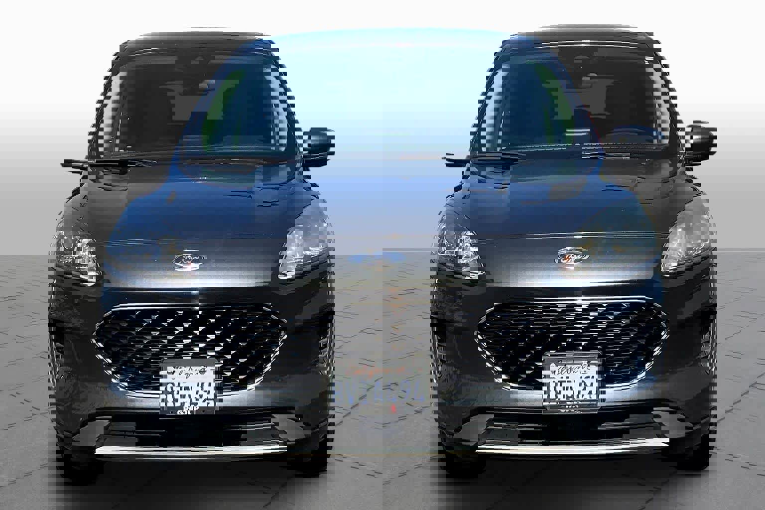 Used 2020 Ford Escape SE image 2