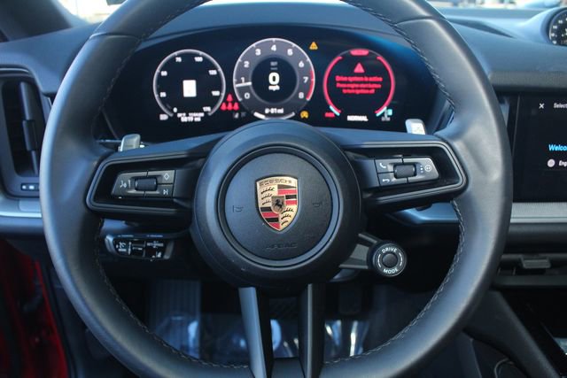 Certified 2025 Porsche Cayenne Coupe image 18