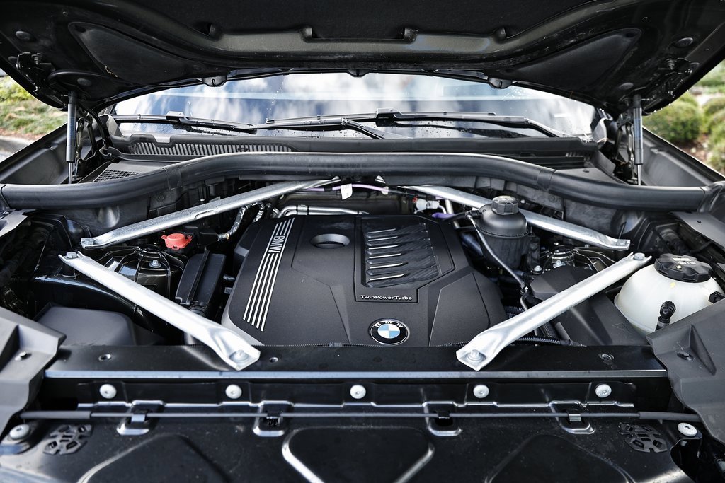 Used 2022 BMW X5 xDrive40i w/ M Sport Package image 31