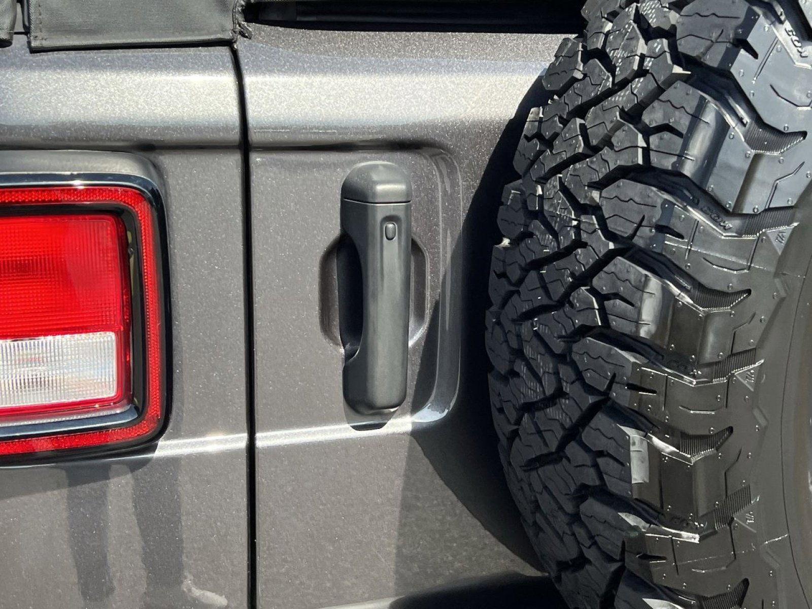 Used 2022 Jeep Wrangler Unlimited Sahara w/ Cold Weather Group image 25