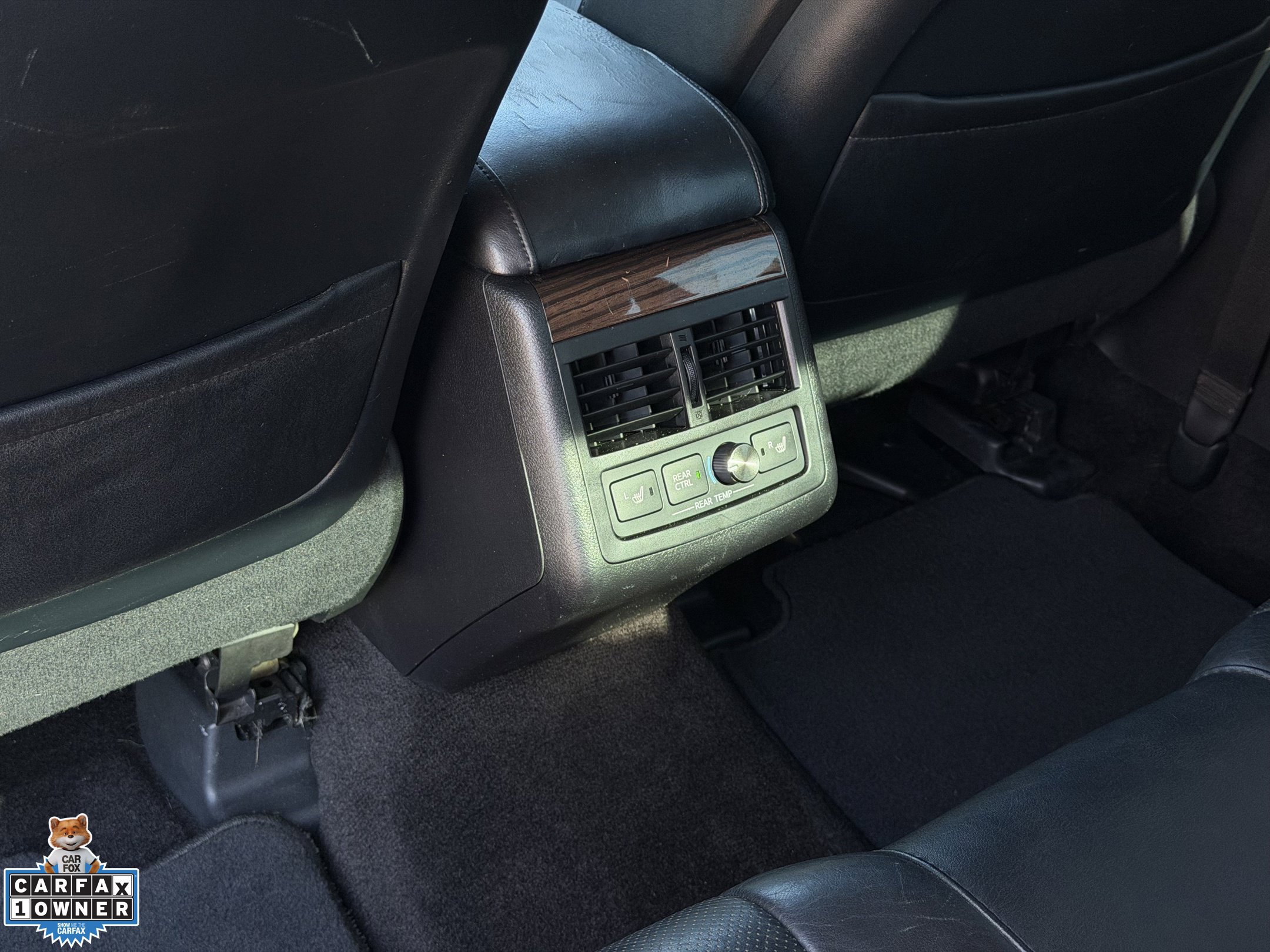 Used 2014 Toyota Avalon Limited w/ Technology Package FWD image 32