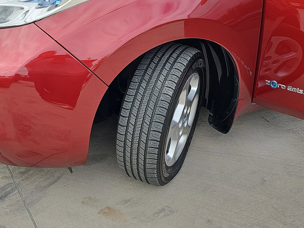 Used 2014 Nissan Leaf SV w/ LED & Quick Charge Package image 33