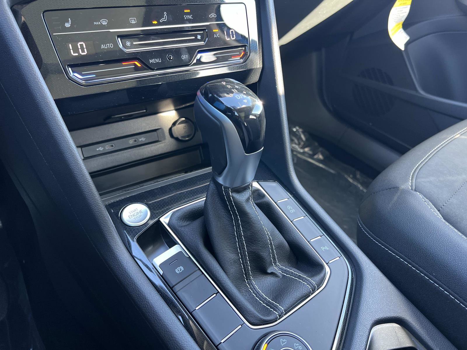 New 2026 Volkswagen Taos SE image 16