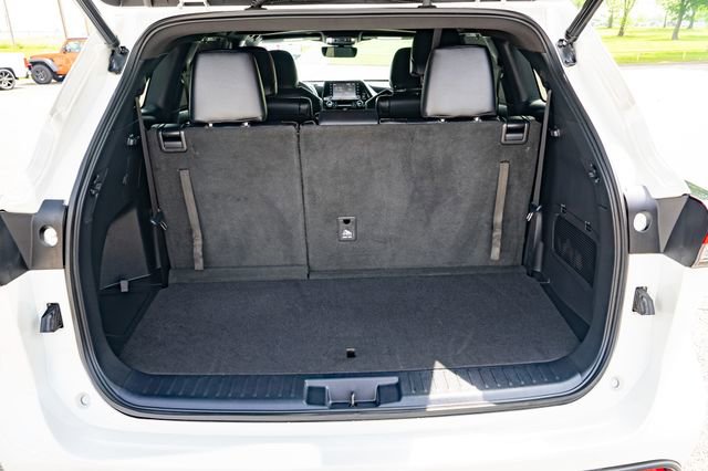 Used 2021 Toyota Highlander XSE FWD image 36