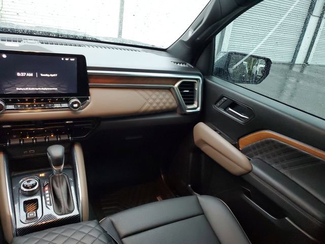 Used 2025 GMC Canyon Denali image 14