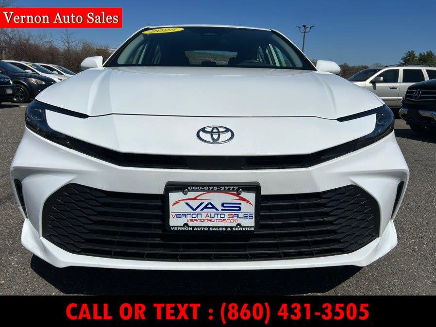Used 2025 Toyota Camry LE image 2