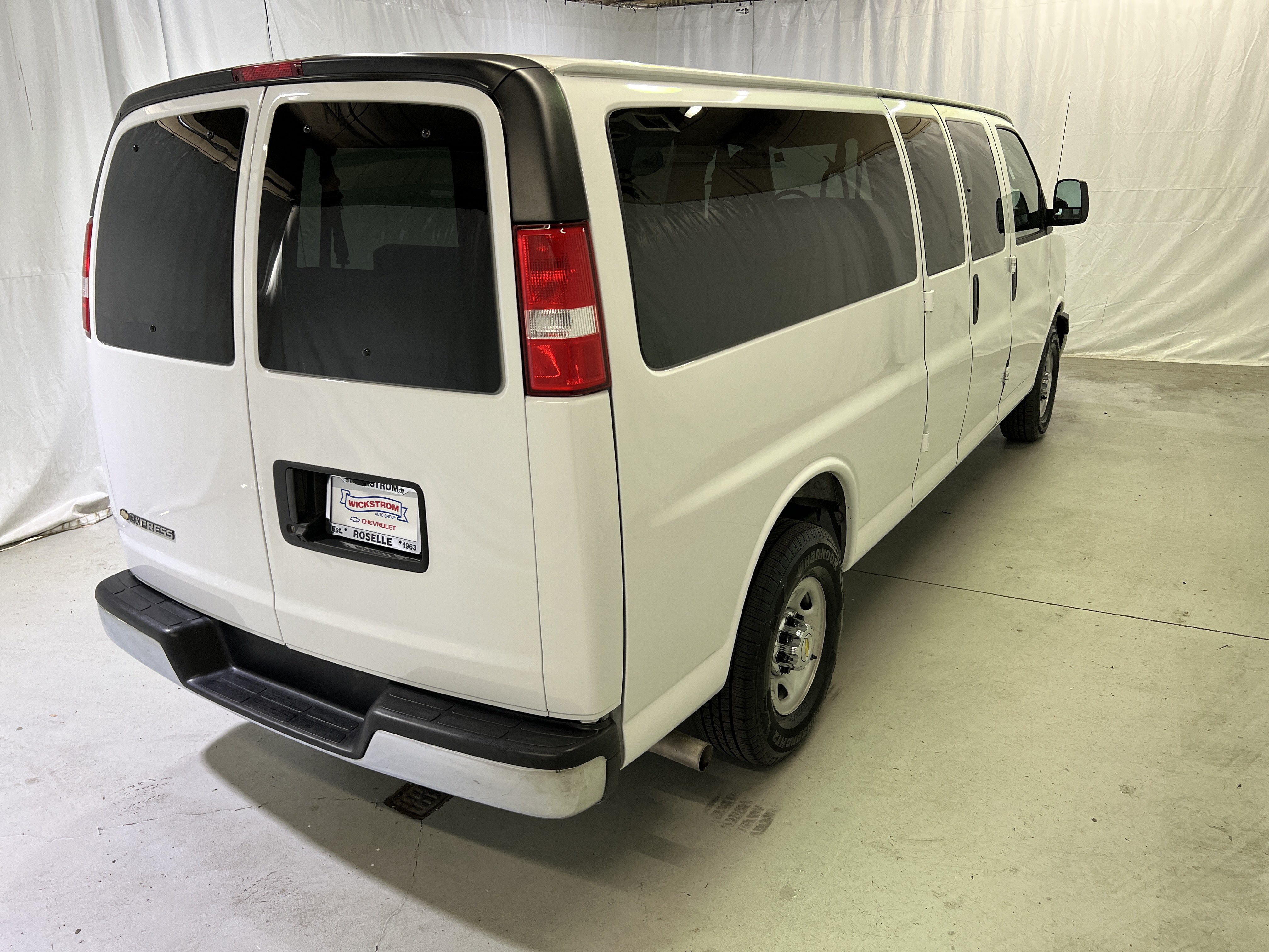 Certified 2025 Chevrolet Express 3500 LT w/ LT Preferred Equipment Group RWD image 11