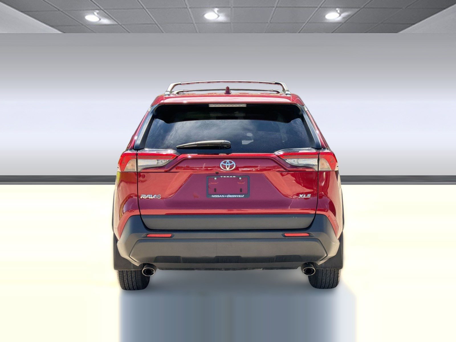 Used 2022 Toyota RAV4 XLE w/ Convenience Package image 10