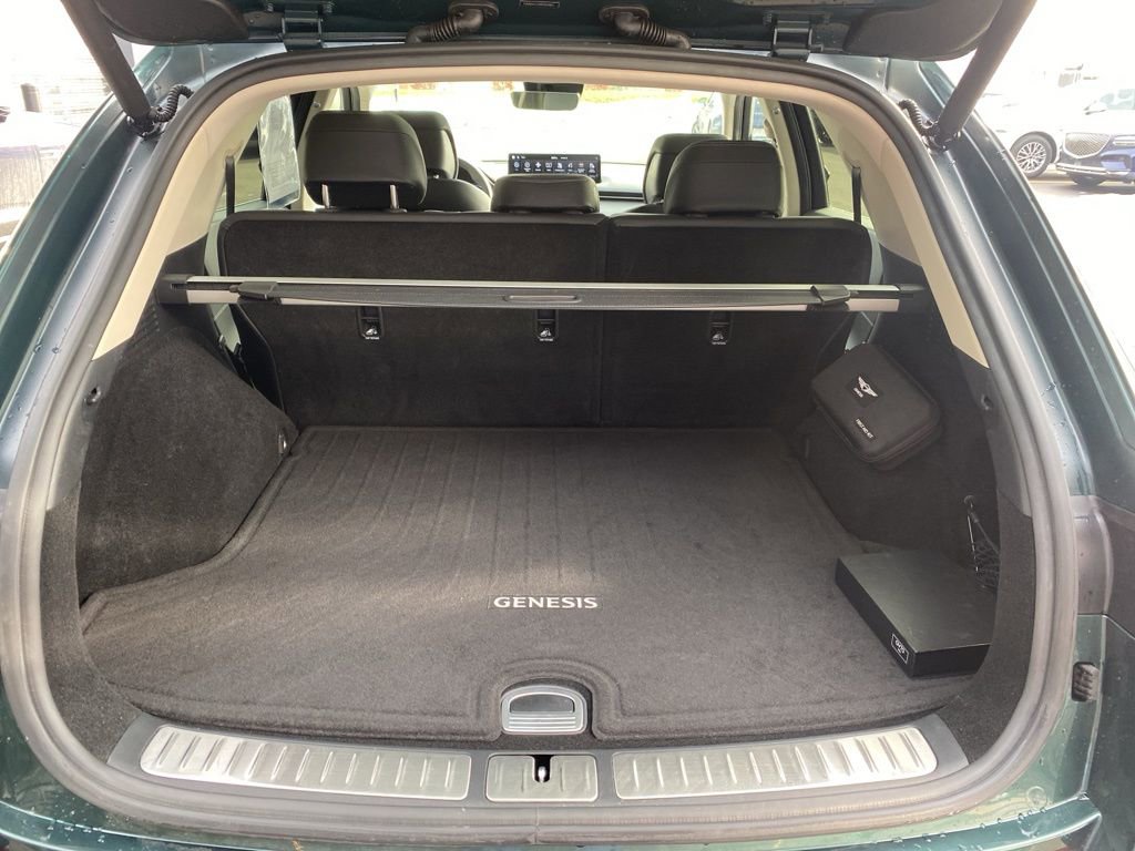 Used 2024 Genesis GV70 2.5T w/ Select Package image 13