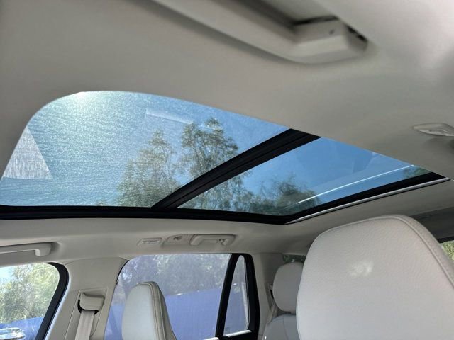 New 2025 Volvo XC90 T8 Plus w/ Protection Package Premier image 19