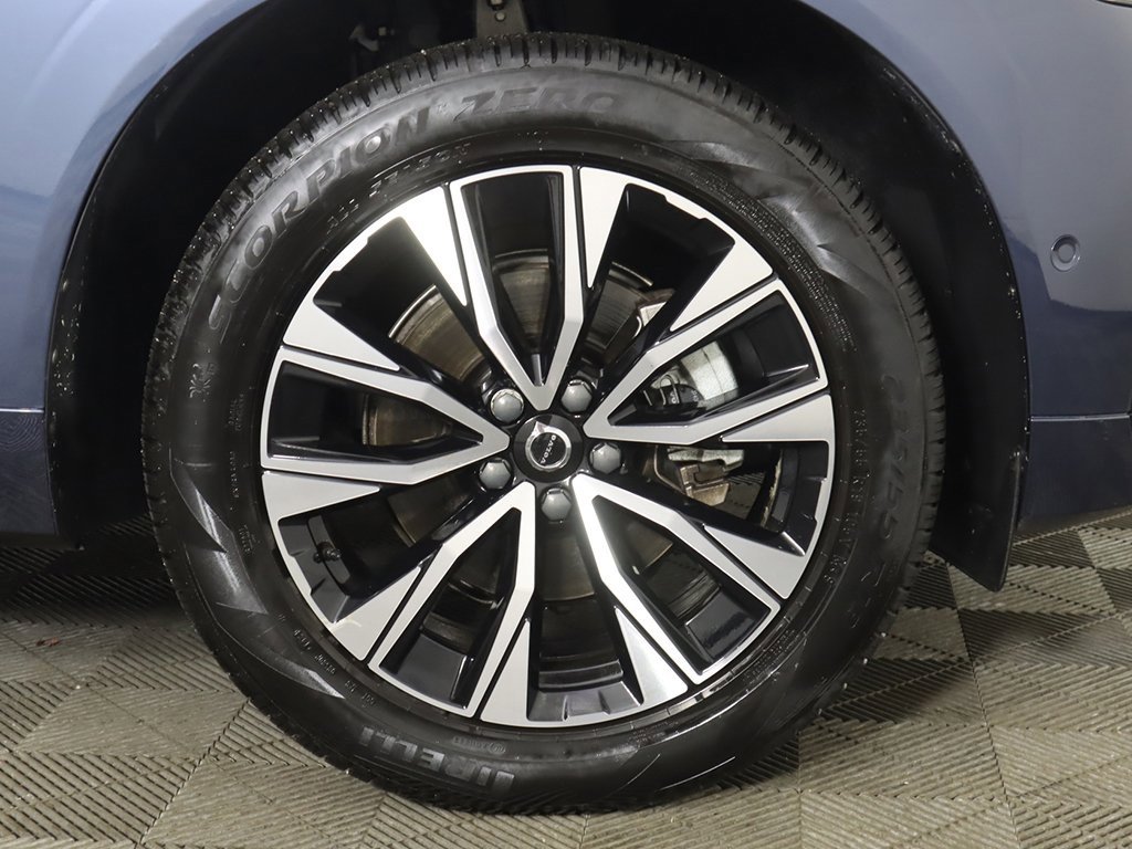 Used 2023 Volvo XC60 B5 Plus w/ Climate Package image 24