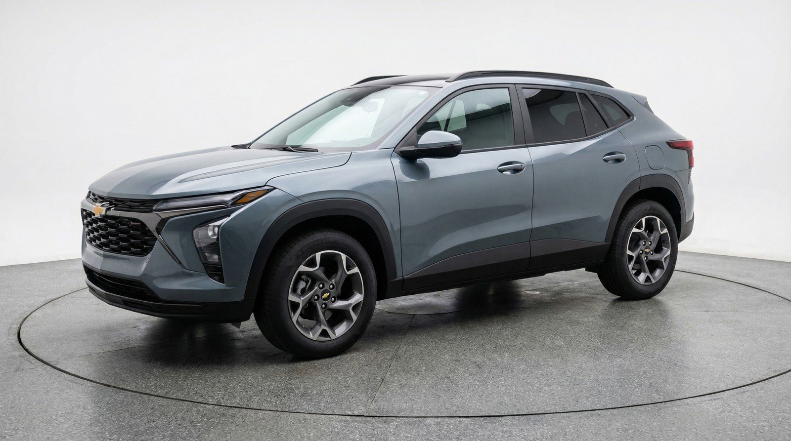 Used 2025 Chevrolet Trax LT w/ LT Convenience Package FWD image 3