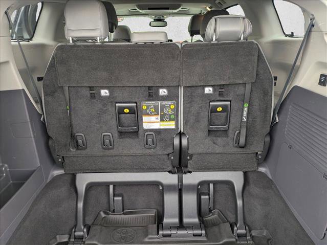 Certified 2022 Toyota Sienna Limited image 6