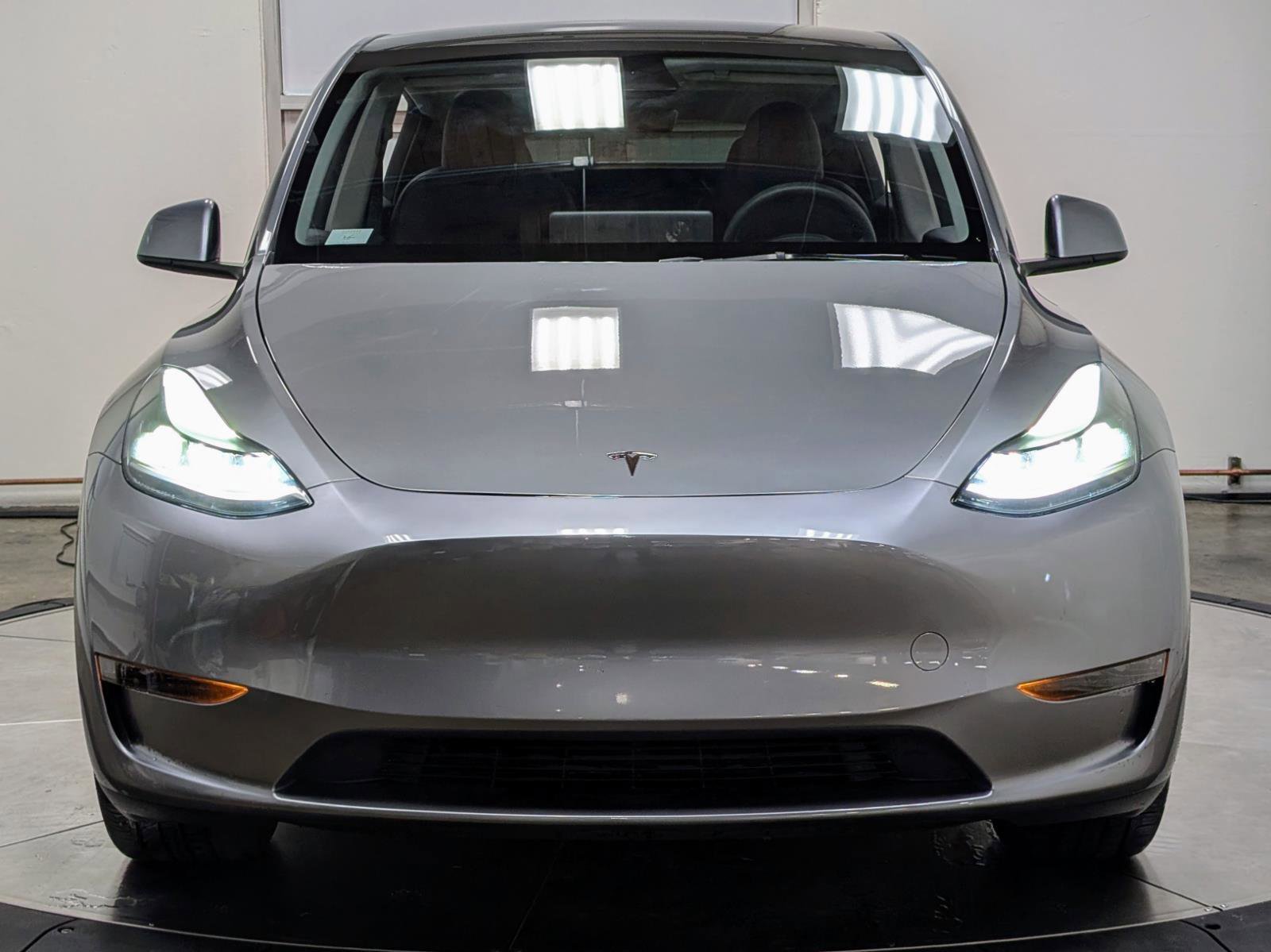 Used 2024 Tesla Model Y Long Range image 3