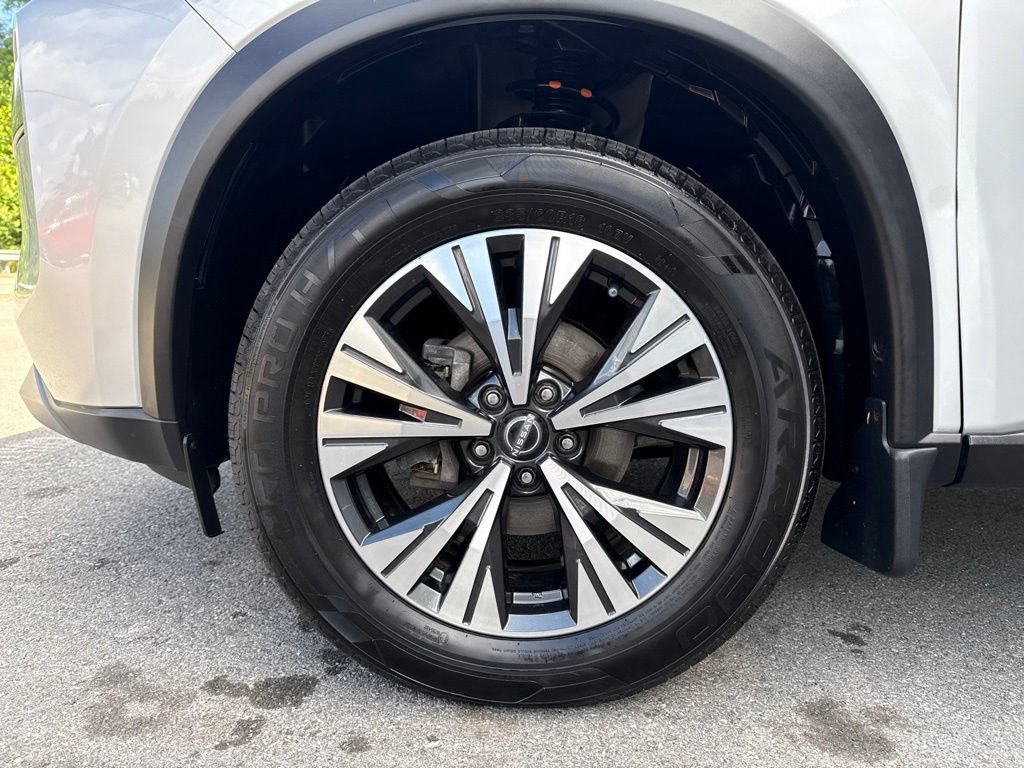 Used 2023 Nissan Rogue SV AWD/4WD image 9