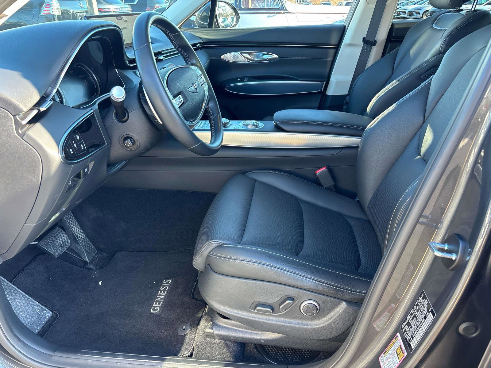 Used 2023 Genesis GV70 2.5T w/ Select Package image 7