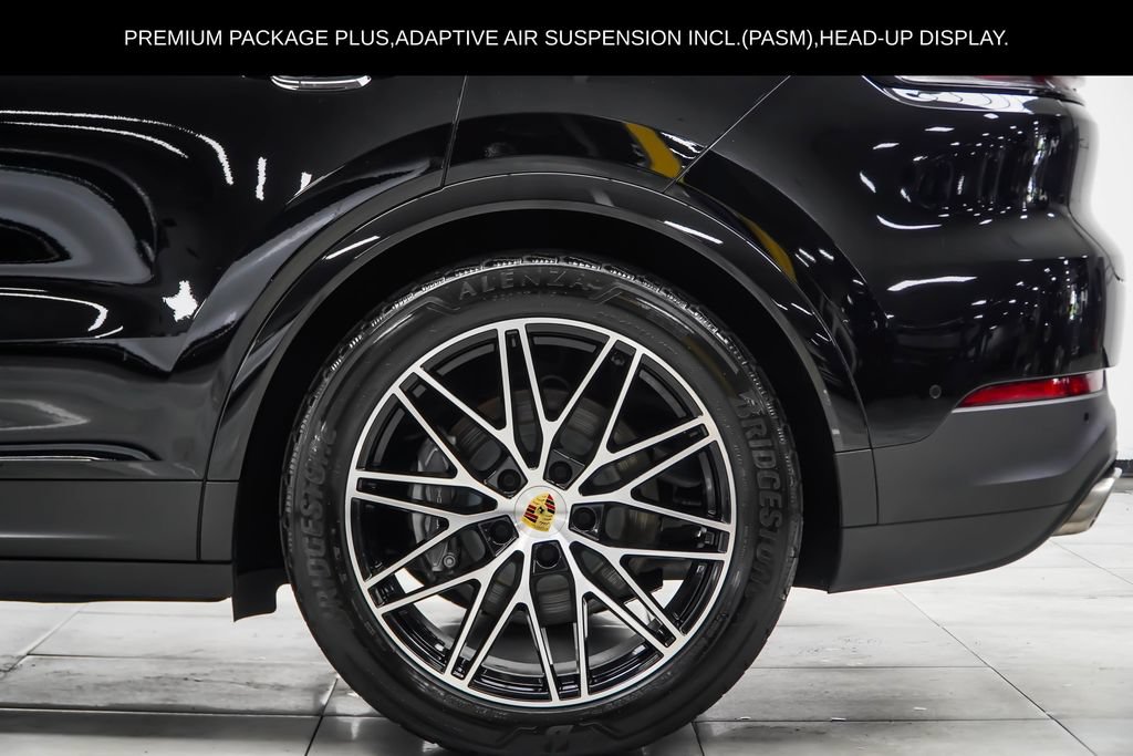 Used 2024 Porsche Cayenne AWD/4WD image 12