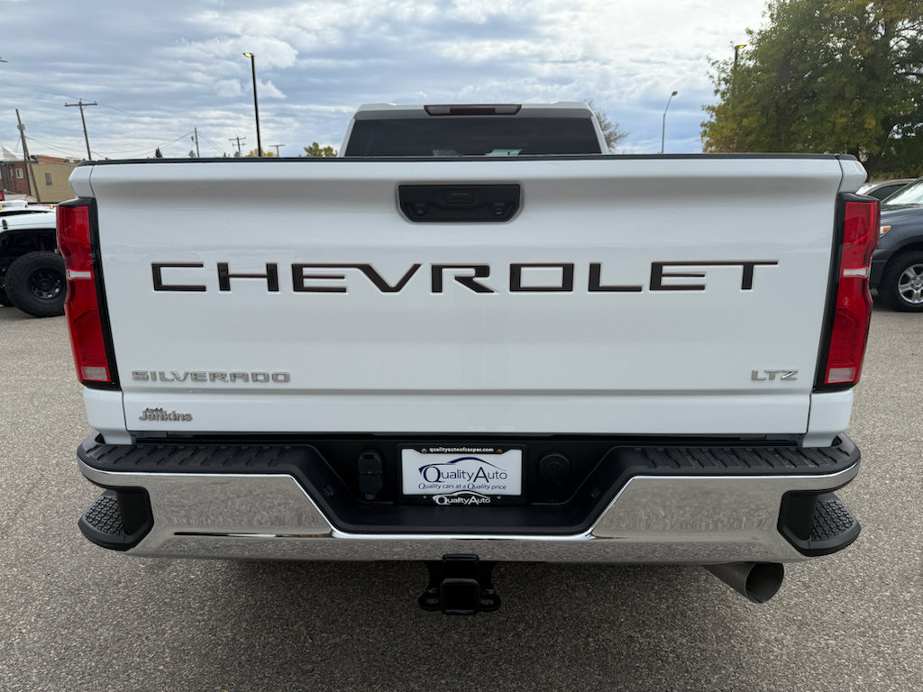 Used 2024 Chevrolet Silverado 3500 LTZ image 7