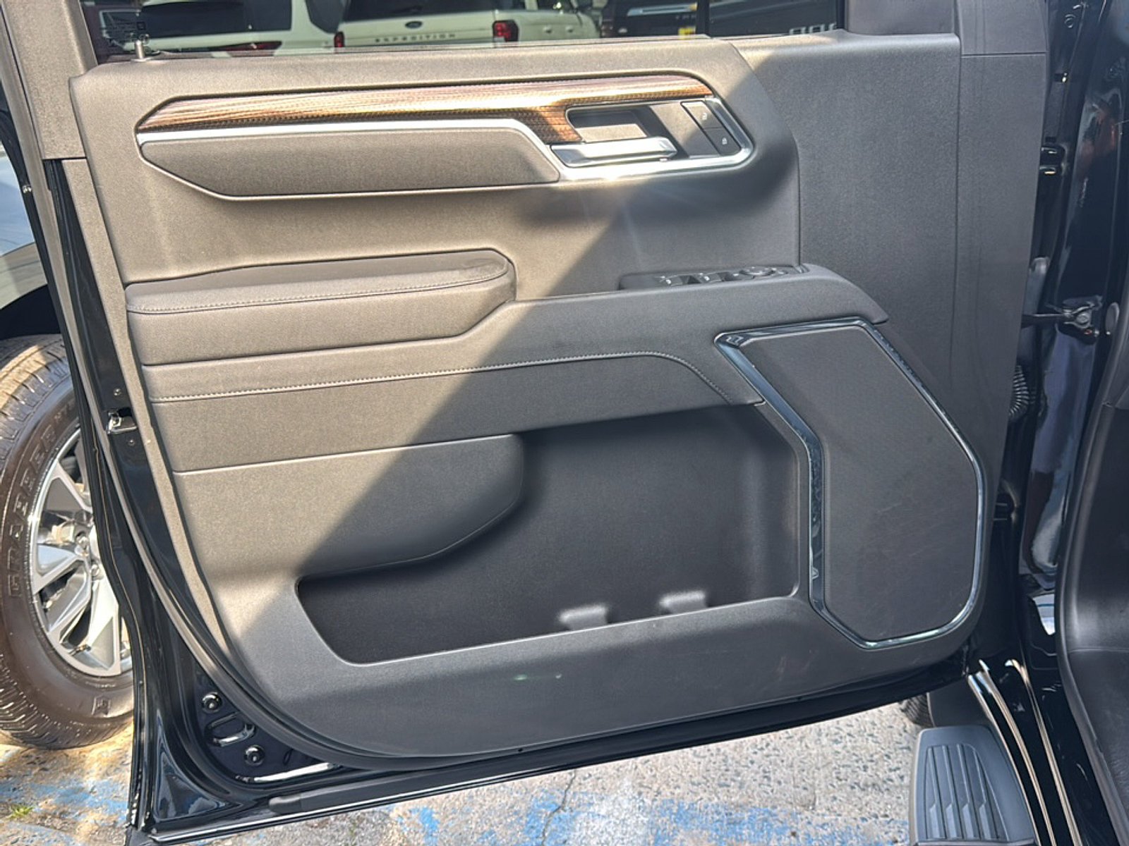 Certified 2025 Chevrolet Silverado 1500 LT w/ All Star Edition Plus AWD/4WD image 15