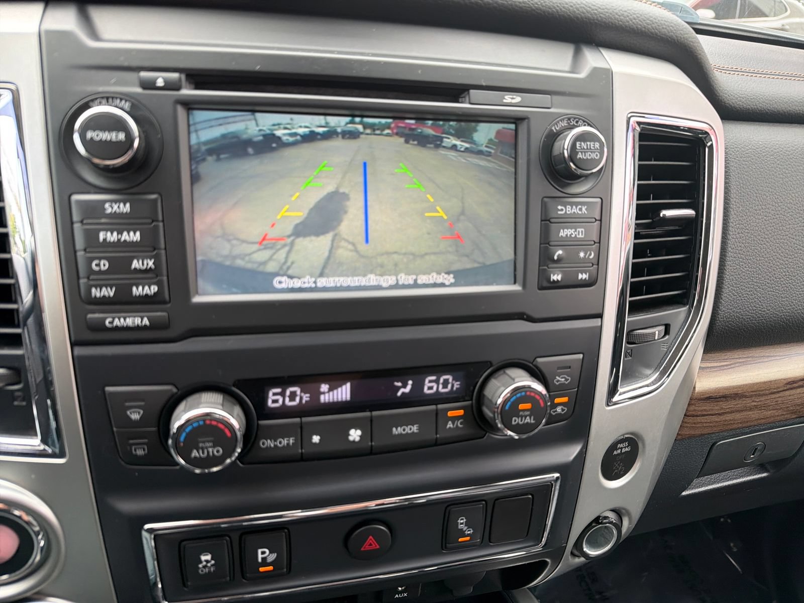 Used 2017 Nissan Titan SL AWD/4WD image 23
