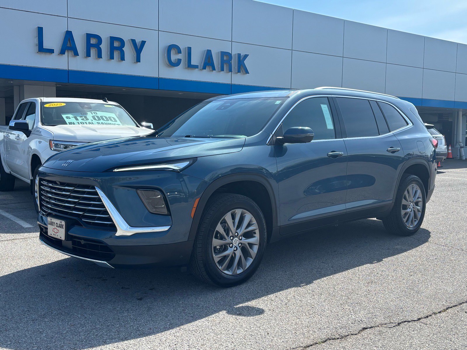 Certified 2025 Buick Enclave Preferred image 1