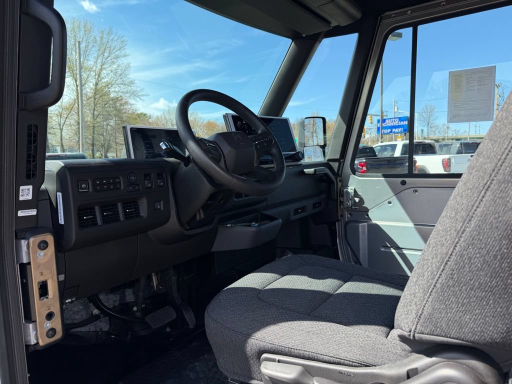 Used 2024 Chevrolet Brightdrop 600 w/ Commercial Equipment Package AWD/4WD image 13