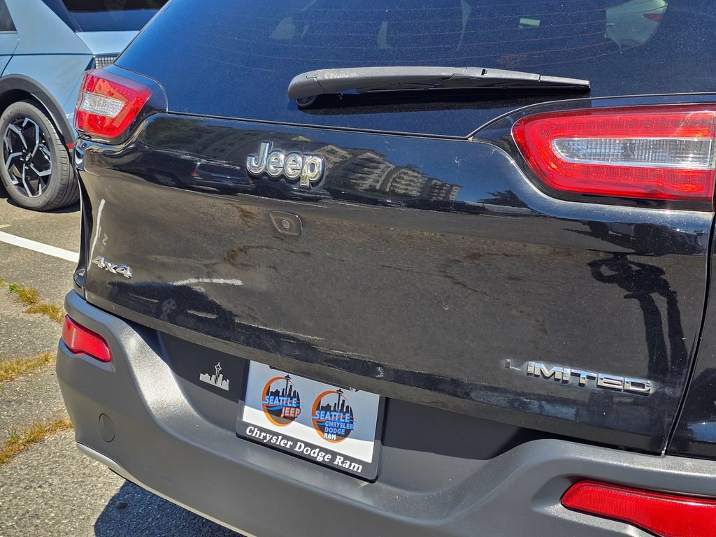 Used 2017 Jeep Cherokee Limited AWD/4WD image 14
