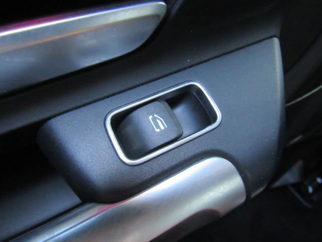 Used 2022 Mercedes-Benz EQB 300 4MATIC w/ Exclusive Package image 28