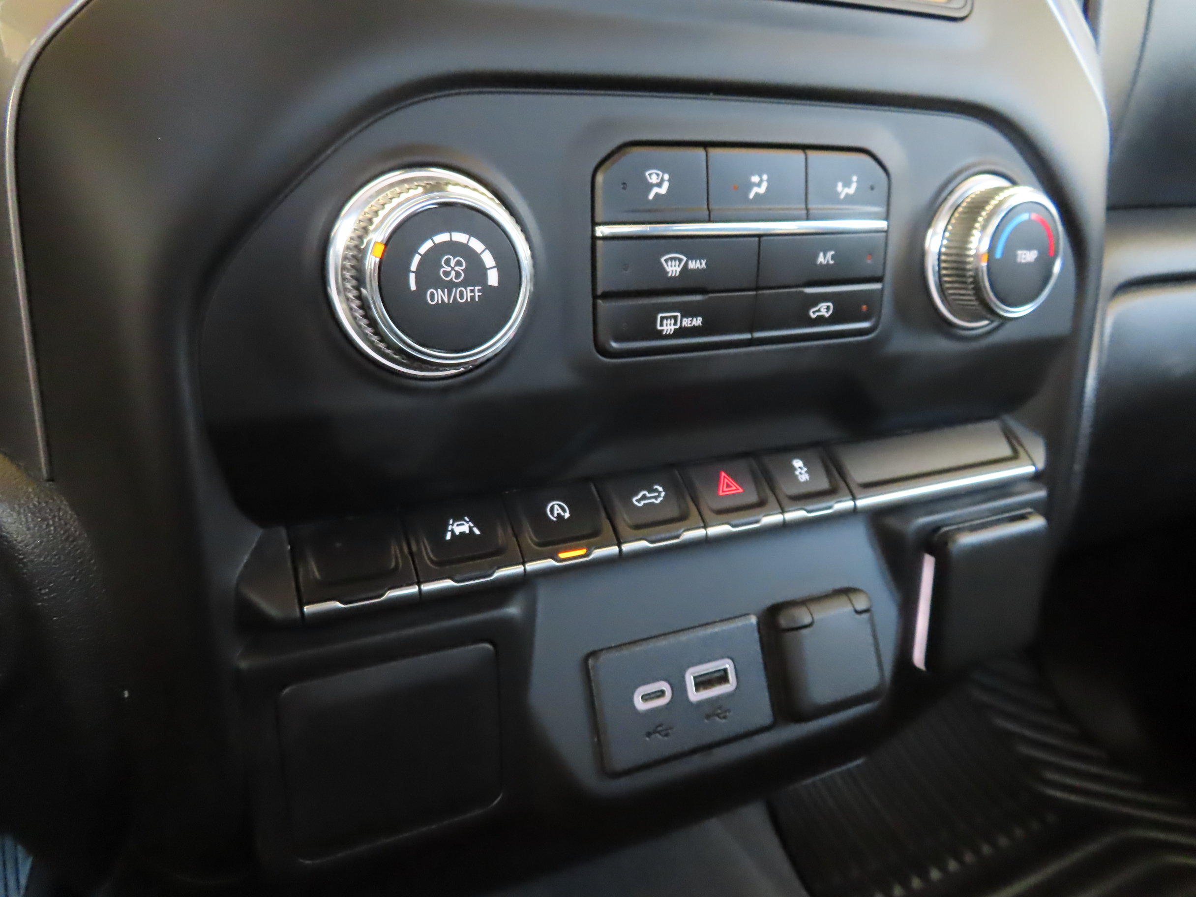Used 2024 GMC Sierra 1500 Pro w/ Graphite Edition AWD/4WD image 27